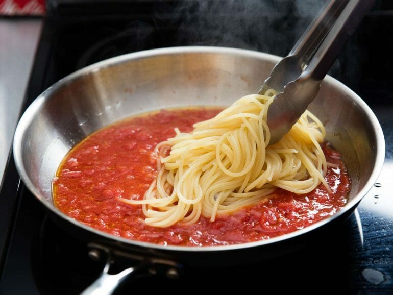 how to get sauce to stick to pasta
