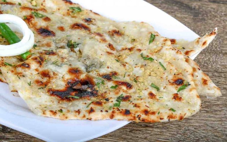 what is aloo naan
