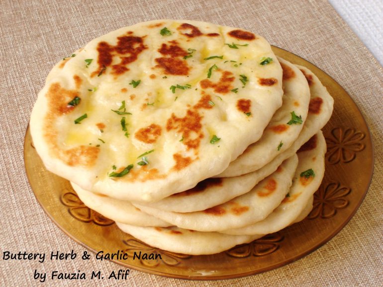 what to eat with garlic naan
